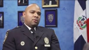 NUEVA YORK: Dominicano hace historia al comandar su cuartel