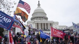 EU: Citan 30 personas cercanas a Trump por asalto al Capitolio