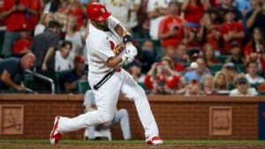 Toletero Albert Pujols se coloca a dos jonrones para llegar a los 700