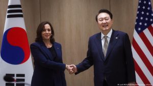 Harris llega zona entre dos Corea tras reunión con el presidente Suk