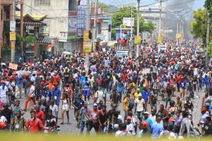 HAITI: Miles protestan en calles; hubo saqueos en ciudad Jeremie