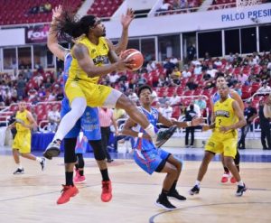 Rafael Barias y Huellas del Siglo ganan en basket superior del DN