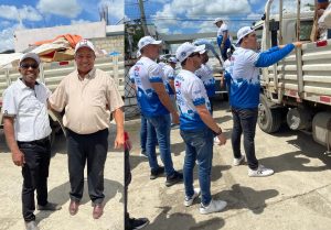 Dirigente PRM encabeza reparto de ayuda a desplazados por huracán