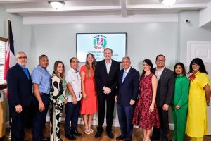 MIAMI: Consulado Dominicano reconoce al comunicador Oscar Haza
