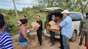 Samaná Bayport y World Central donan alimentos afectados Fiona 