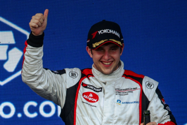 Piloto dominicano Jimmy Llibre se prepara para Porsche Cup North