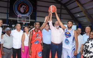 Diputado Frank Paulino inaugura Copa de Baloncesto en Cambita