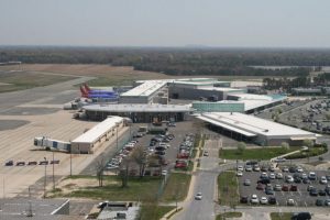 INFORME TURISTICO:  US$14 millones para mejorar aeropuerto Long Island