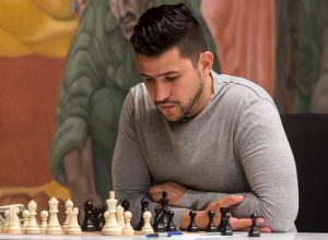 Cubano Yasser Quesada en cima de torneo de ajedrez en la RD