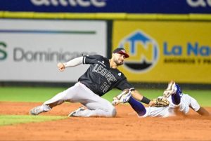 Licey blanquea Leones; Gigantes y las Estrellas también ganan