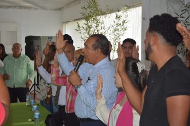 Antonio Marte llama a luchar contra «invasión pacífica haitiana» Antonio Marte llama a luchar contra «invasión pacífica haitiana»