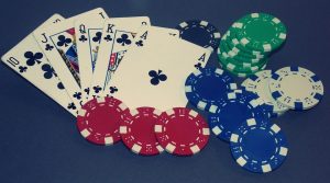 ¿Qué diferencias hay entre los juegos de casino físicos y online?