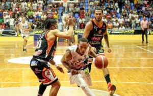 La Cancha elimina a Jose Horacio y avanza semifinales basket Moca