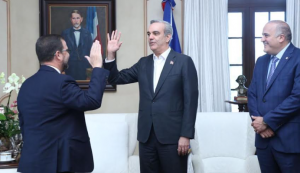 Abinader otorga la ciudadanía dominicana a Senador Estatal NY