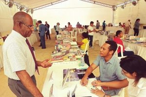 Resaltan los atractivos de la Feria del Libro de Historia Dominicana