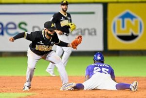 Licey vence otra vez a las Aguilas; Gigantes y Toros ganan en beisbol