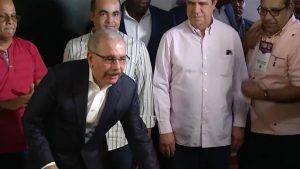 Danilo alaba «comportamiento cívico» en consulta interna PLD