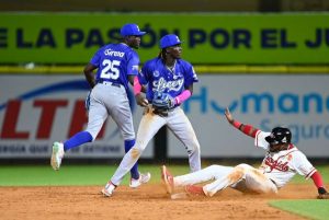 Licey, Toros y Aguilas ganan en inicio torneo beisbol dominicano