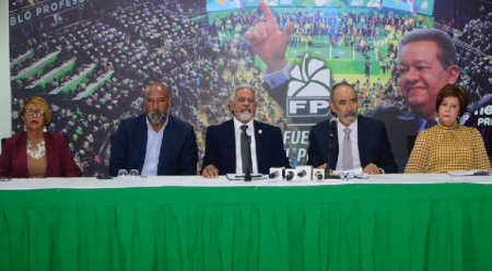 Denuncian permisos importación pollos lleva avicultores a quiebra Denuncian permisos importación pollos lleva avicultores a quiebra