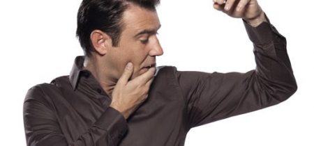 Hay desodorantes masculinos que se queman en la prueba del sudor Hay desodorantes masculinos que se queman en la prueba del sudor