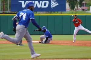 Tigres dominan los Toros; Emilio Bonifacio conecta jonrón en RD