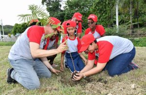 DOMICEM realiza una jornada de reforestación en provincia Peravia