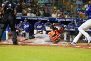 Gigantes, Aguilas y Toros ganan en el torneo beisbol dominicano