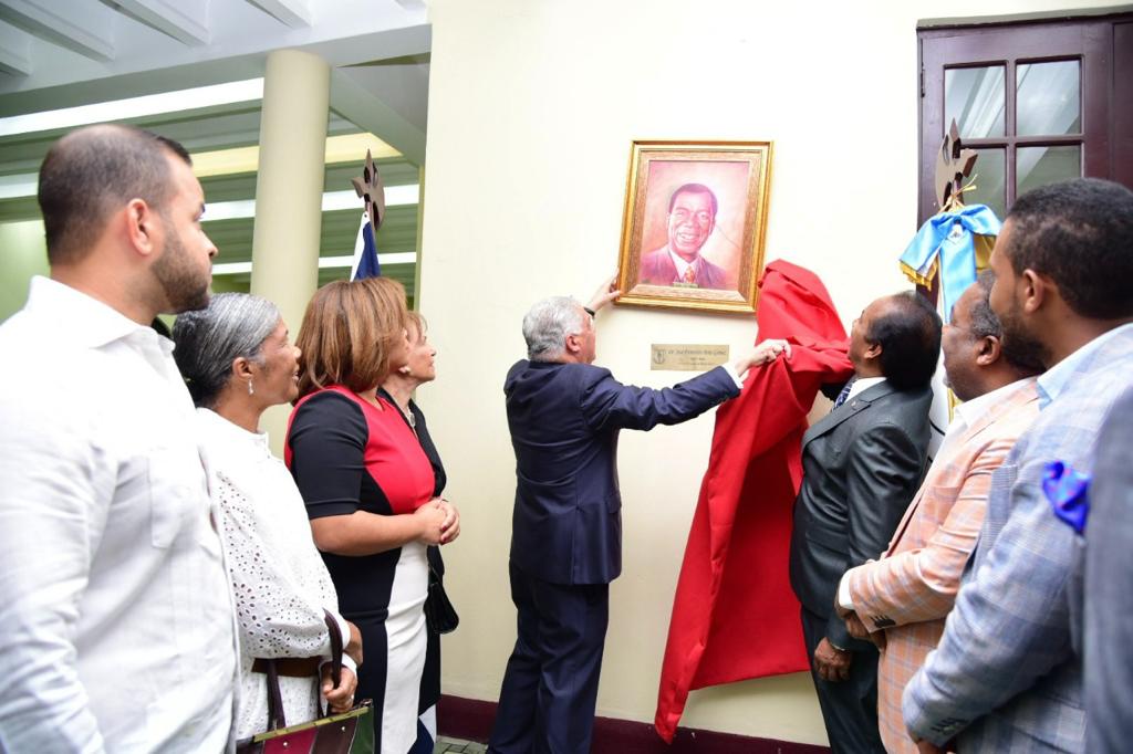 Ateneo Dominicano reconoce los aportes José Francisco Peña Gómez imagen