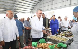 Gobierno de RD llevará cenas y almuerzos a cientos de familias