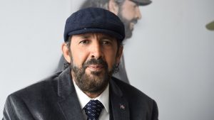 «Tumban» a Juan Luis Guerra en aeropuerto El Dorado de Bogotá