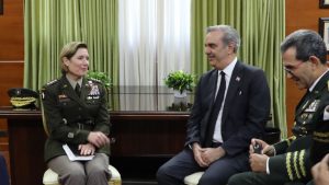 Se reúnen el Presidente Abinader y la Jefa del Comando Sur EEUU