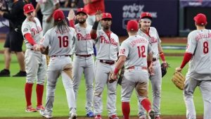 SERIE MUNDIAL: Suárez domina y los Filis derrotan 7-0 a los Astros