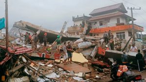 INDONESIA: Mueren 55 personas y otras 700 heridas por terremoto