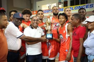 Pueblo Arriba campeón basket superior Sabana Grande de Boyá