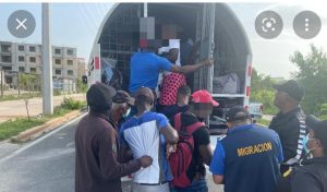 Haití ve «inhumano» trato a sus ciudadanos deportados por RD