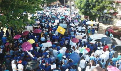 Gremios marchan al Congreso; piden nueva Ley Seguridad Social