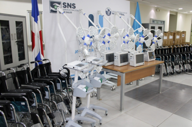 Hospital Cabral y Báez recibe del gobierno cargamento equipos
