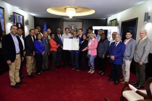 Cámara Diputados reconoce trayectoria Conjunto Quisqueya