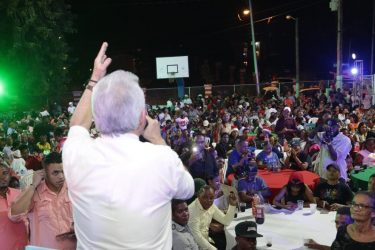 Senador participa en más de 100 actividades en la provincia de SD Senador participa en más de 100 actividades en la provincia de SD