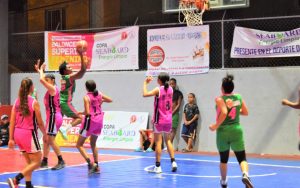 Laguneras barren; Pueblo Nuevo gana en basket superior femenino