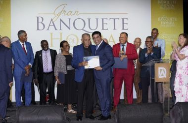 Mil quinientos pastores apoyan a Dío Astacio a la alcaldía de SDE