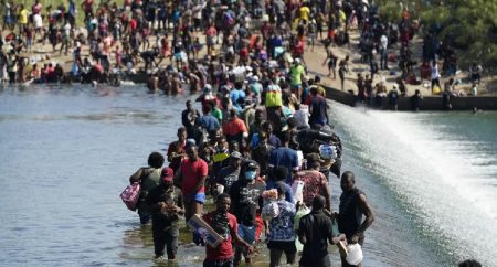 EEUU: Demócratas piden renovar protección a migrantes haitianos