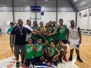 Leónidas Solano y Renacer alzan copas Baloncesto de Guachupita