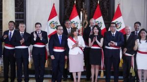 PERU: Toman juramento nuevos ministros en medio de protestas
