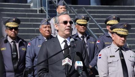 Luis Abinader pone en retiro con derecho a pensión a 416 policías