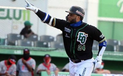 Estelar Robinson Canó se ausenta de las Estrellas y sale del país