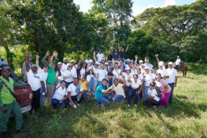 BONAO: Voluntariado del BCRD realiza jornada de reforestación BONAO: Voluntariado del BCRD realiza jornada de reforestación