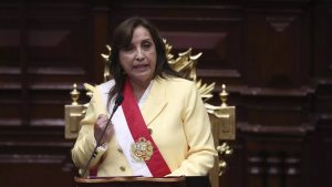 PERU: Fiscalía inicia investigación contra Boluarte por corrupción