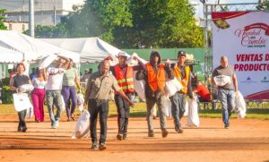 Seis mil personas aprovechan ya las ferias navideñas del Inespre