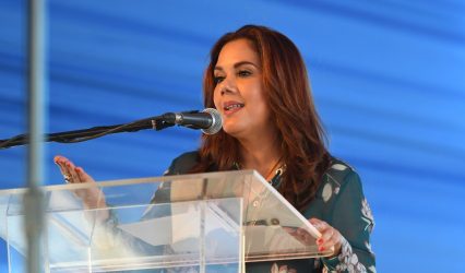 Karina Aristy toma riendas PLR y promete seguir legado de su padre